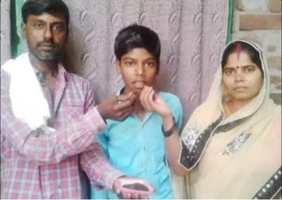 Himanshu with his parents