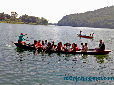 boating in fewa lake