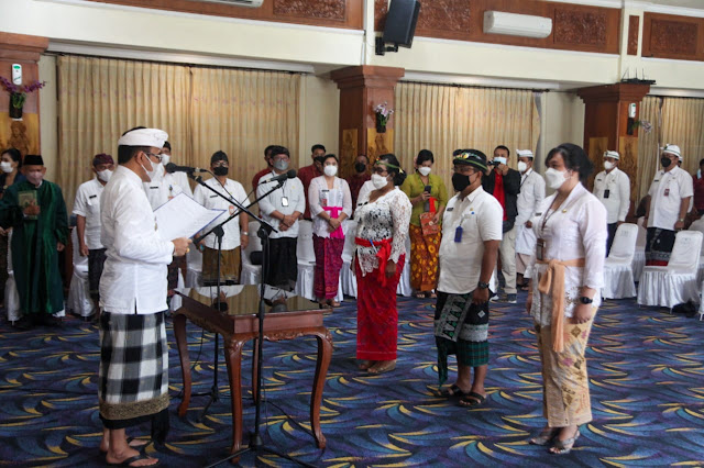   Walikota Jaya Negara Lantik 39 Pejabat Administrator dan Pengawas di Lingkungan Pemkot Denpasar 
