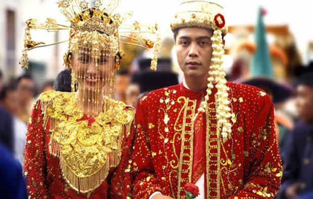 Baju Pengantin Adat Betawi DKI Jakarta