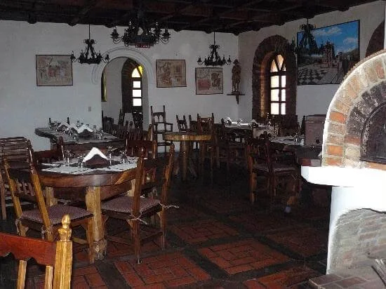 mesas del restaurant hotel castillo de san ignacio