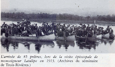 Wemotaci, juillet 1913. Les excursionnistes sur la Saint-Maurice.