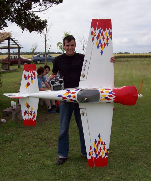 Cap 232G Hangar 9