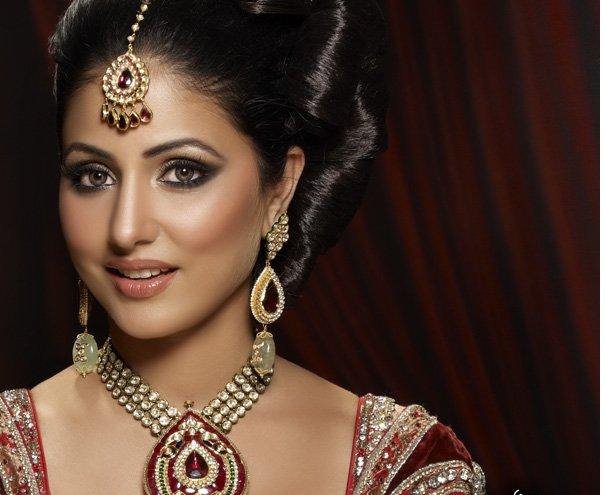 Hina Khan HD Wallpaper