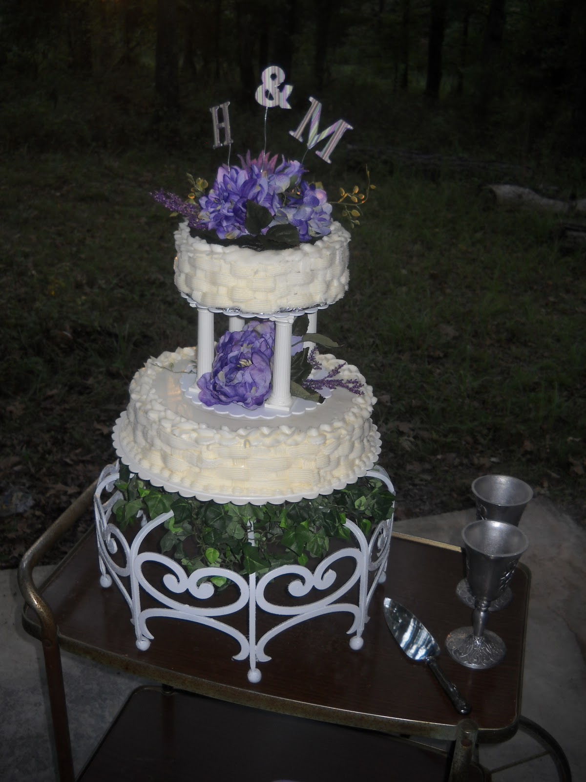 unique wedding cake stands