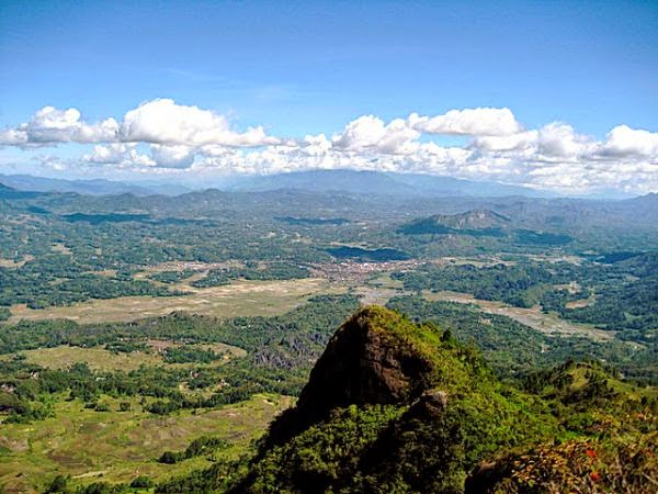 Wisata Gunung Sesean Toraja Utara