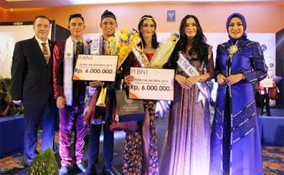 Ambon, Dharapos.com - Pemilihan Putra-Putri The Natsepa  2019 mendapat apresiasi dari istri Gubernur Maluku, Widya Murad Ismail yang menjadi Juri di grand final.    Widya katakan, untuk menjadi pemenang di ajang itu tidak hanya butuh tampilan fisik yang rupawan, tapi juga pengetahuan yang luas tentang Maluku.     "Ini wujud kecintaan The Natsepa Hotel yang setiap tahun mencari generasi muda Maluku, bukan saja menarik fisiknya, tapi juga memiliki pengetahuan dan wawasan tentang Maluku, baik pariwisata maupun budayanya," kata Widya di Ambon, Sabtu malam (31/8).