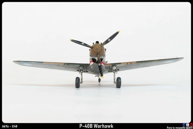 Maquette du P-40B Warhawk d'Airfix au 1/48.