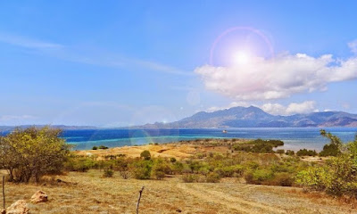 Suasana pantai lariti bima