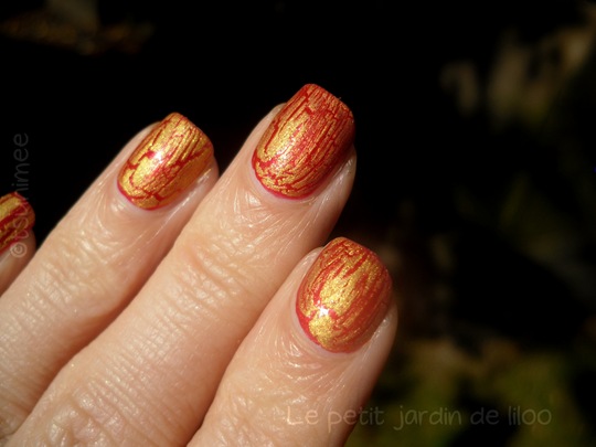 beautyuk-night-fever-gold-shatter-polish04