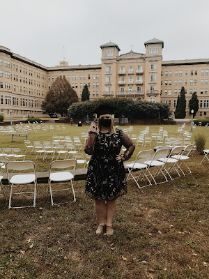 Picture of Allee in front of Le Fer Hall showing Woods Ring