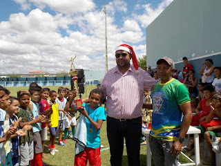 O EMPRESÁRIO GENILSON REALIZOU NATAL PARA CRIANÇAS FRONTEIRENSES.