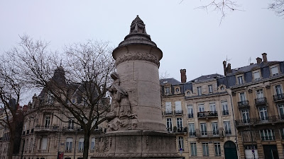 Le monument "Aux Infirmières"