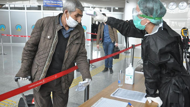 Τουρκία: 300 γιατροί επισημαίνουν την ραγδαία εξάπλωση του ιού