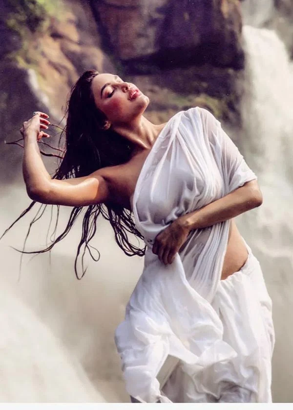 gizele thakral white wet saree bollywood actress