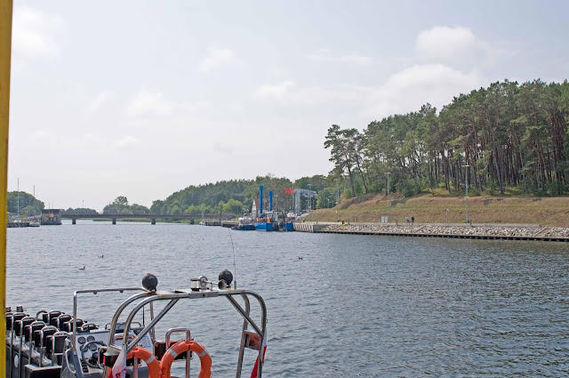 rzeka Rega, port Mrzeżyno, widok na most