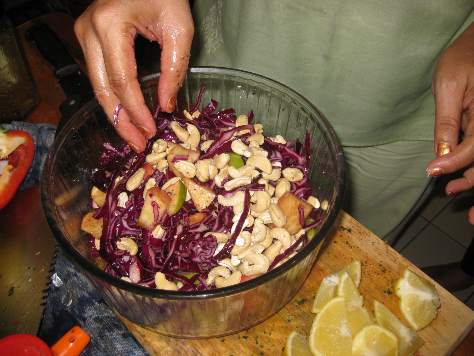 RESEPI NENNIE KHUZAIFAH: Salad kobis ungu