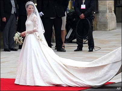 Yesterday on the radio they were talking about the wedding dress of Kate