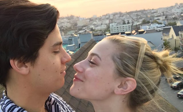 LILI REINHART Y COLE SPROUSE REGRESARON?