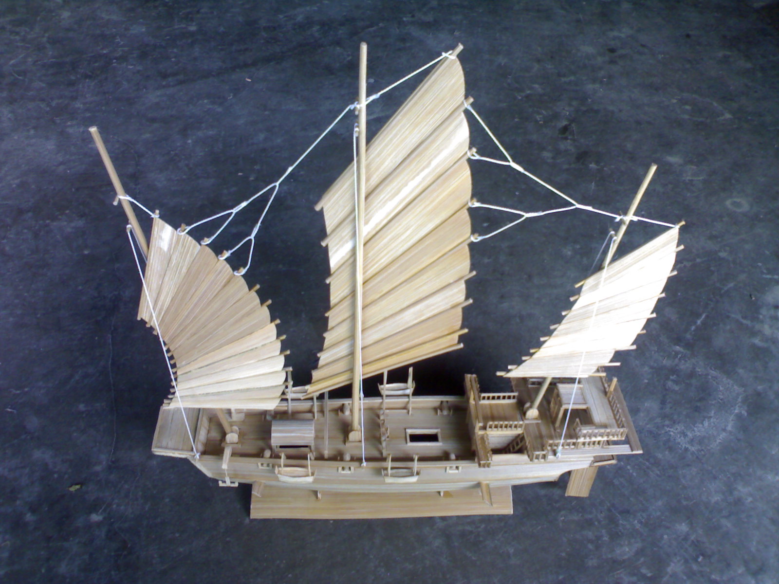 Lelang Miniatur  Kapal  Dari  Bambu  Art Amir Amir Voyster
