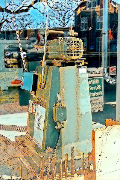 Dalek-achtig apparaat achter glas, Zwolle