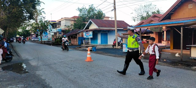 Ciptakan Kamseltibcar Lantas, Personil Sat Lantas Polres Paser Hadir Gatur Pagi Hari