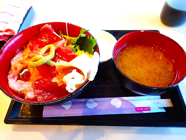 「マグロ二色丼（Maguro Nisyoku Don）」