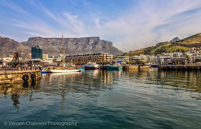 Table Mountain View from the V&A Waterfront Cape Town : 12 Kilometers from Self Catering Apartment Milnerton
