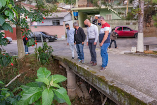 Prefeito Vinicius Claussen entrega muro de contenção e ampliação de ponte no Meudon e anuncia outras melhorias para o bairro