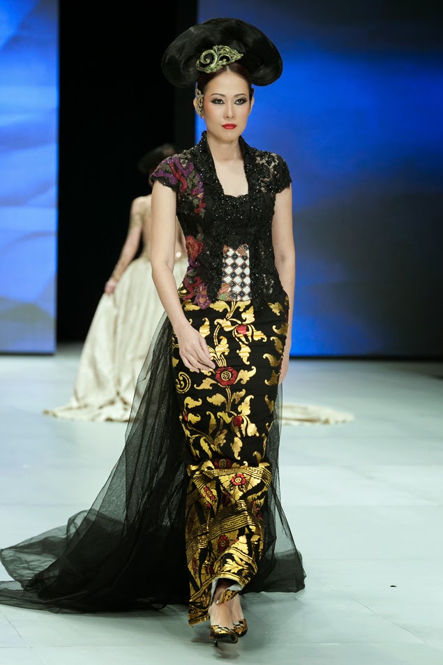 Koleksi Kebaya Anne Avantie: Indonesia Fashion Week 2014