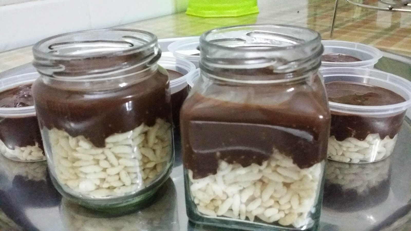 ZULFAZA LOVES COOKING: Chocolate Bubble Rice In Jar