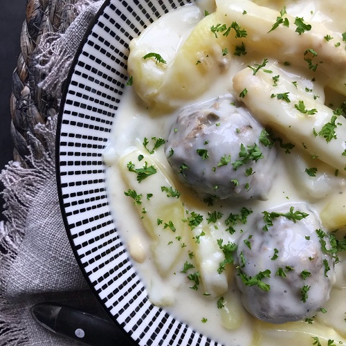 Spargel-Kartoffel-Ragout mit Kalbshackbällchen