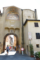 foto da Porta Al Prato que é a entrada da cidade