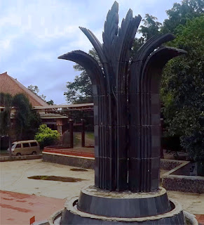 Tugu Wisma Karya Subang