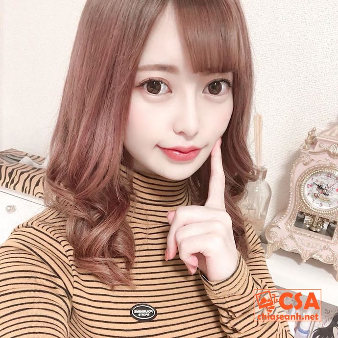 Da trắng mặt xinh, nàng Youtuber Nhật Bản chẳng có tài năng gì mà cũng sở hữu kênh Youtube tới 250.000 lượt theo dõi