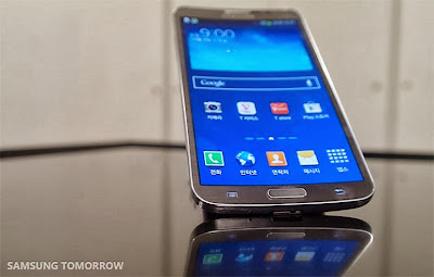 Samsung Galaxy Round Super AMOLED1