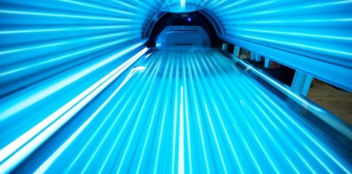 Hobi Berjemur Pakai Sunbed, Wanita Ini Kehilangan Telinga Kirinya