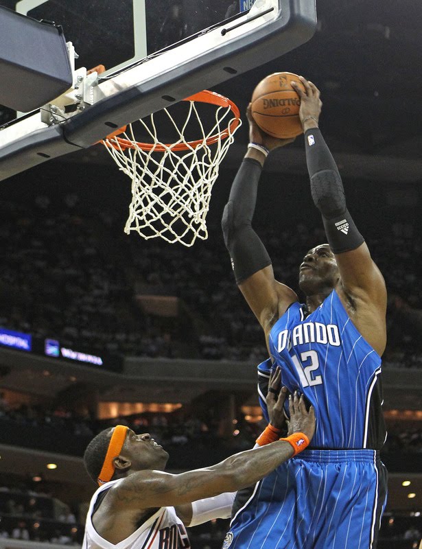 dwight howard dunks on kobe. dwight howard dunking on kobe