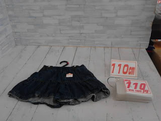 中古品　子供服　１１０ｃｍ　デニムスカート　１１０円
