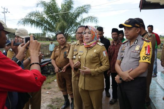 Bupati dan Kapolres Tulang Bawang Sambangi Korban Bencana Angin Puting Beliung