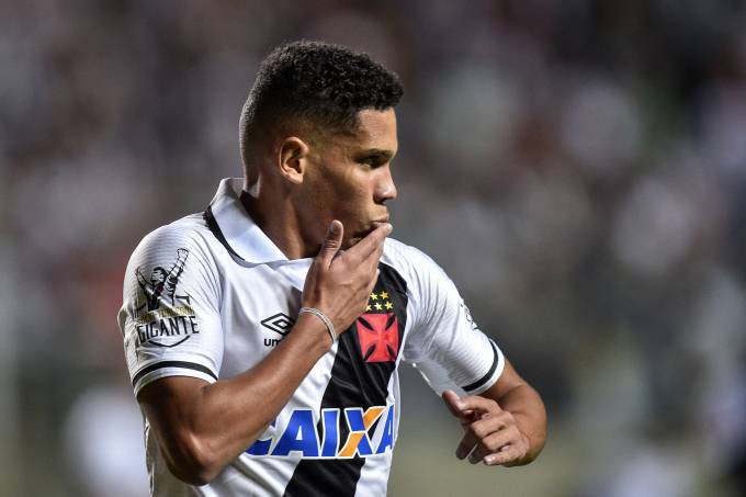 Paulinho, do Vasco, é eleito a "Revelação do Campeonato Brasileiro 2017"