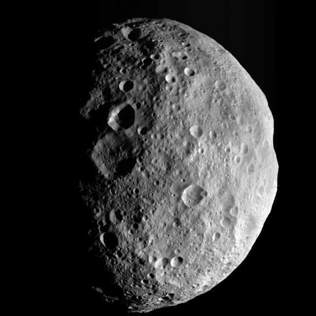 vesta-asteroid-atau-planet-katai-informasi-astronomi