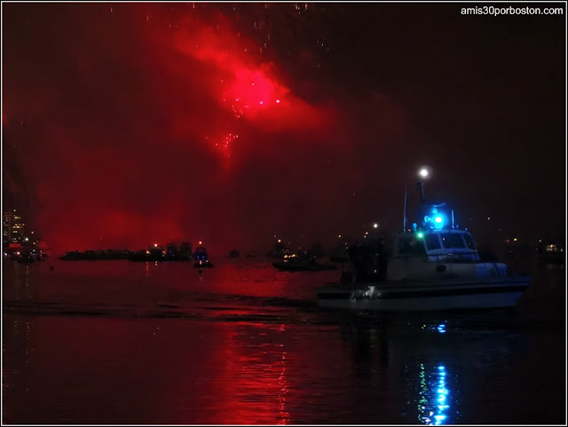 Día de la Independencia 2015 en Boston: Fuegos Artificiales en el Río Charles