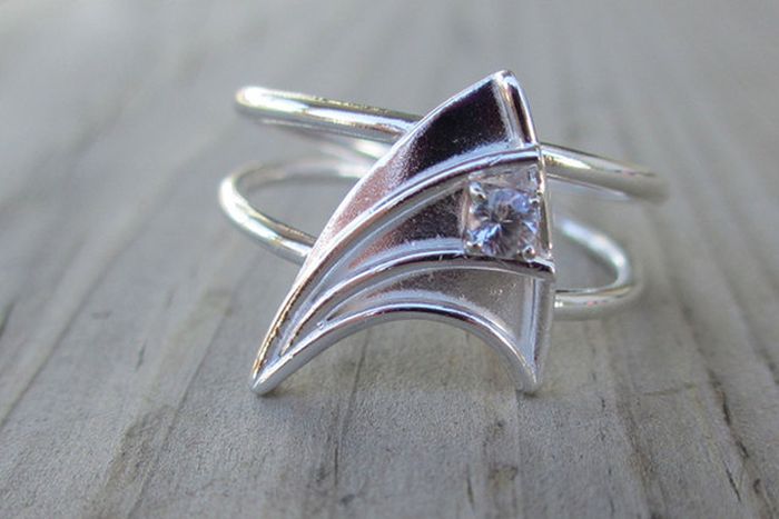 geeky_engagement_rings_wedding_bands_10.jpg