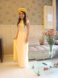 Weddding yellow Ao with hat