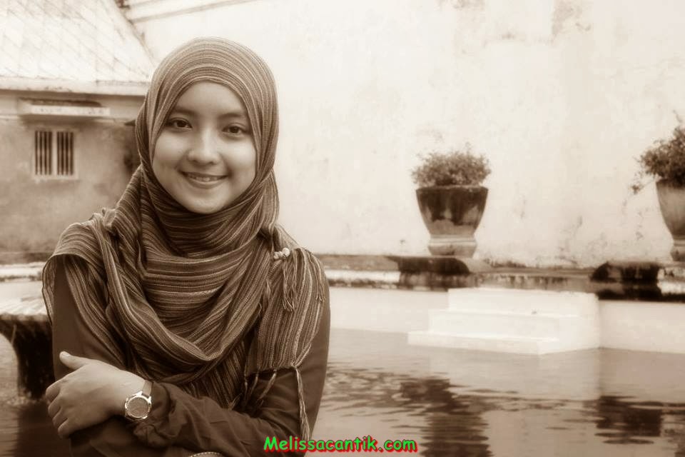 Foto Pesona Cewek Madura Cantik dengan Jilbab  Kumpulan Foto Cewek Cantik Berjilbab Terbaru