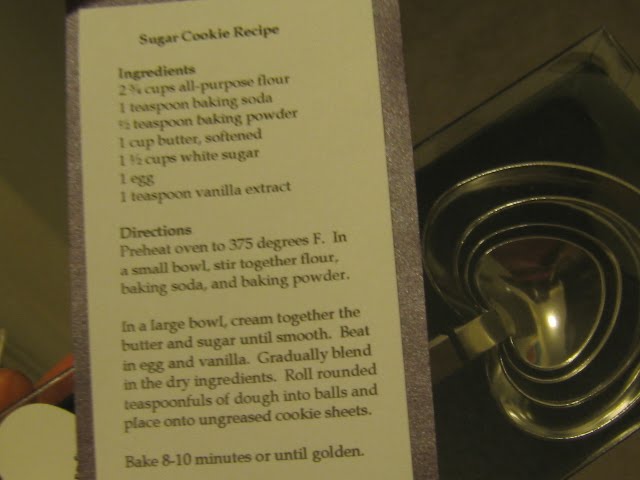 Wedding favor Heartshaped measuring spoons with a sugar cookie recipe