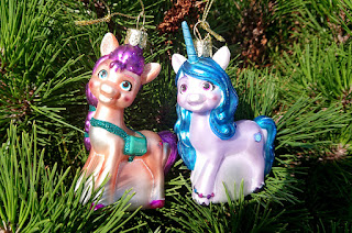 Vondels Sunny & Izzy Christmas Ornament Review