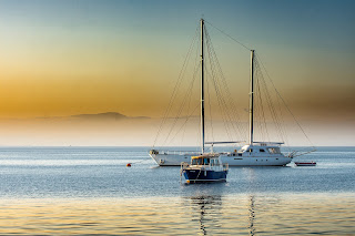 The mystery in The Age of Doubt begins with the crew of a yacht finding a body in a dinghy