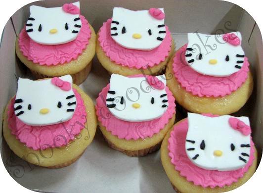 images of hello kitty cakes. Hello Kitty cupcakes